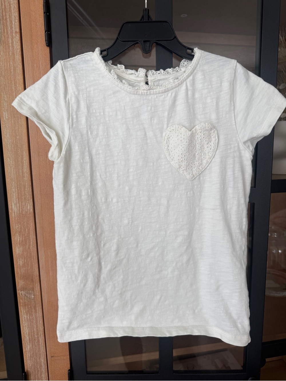 Mini Boden eyelet heart top short sleeve ruffle tee neckline pocket broidery